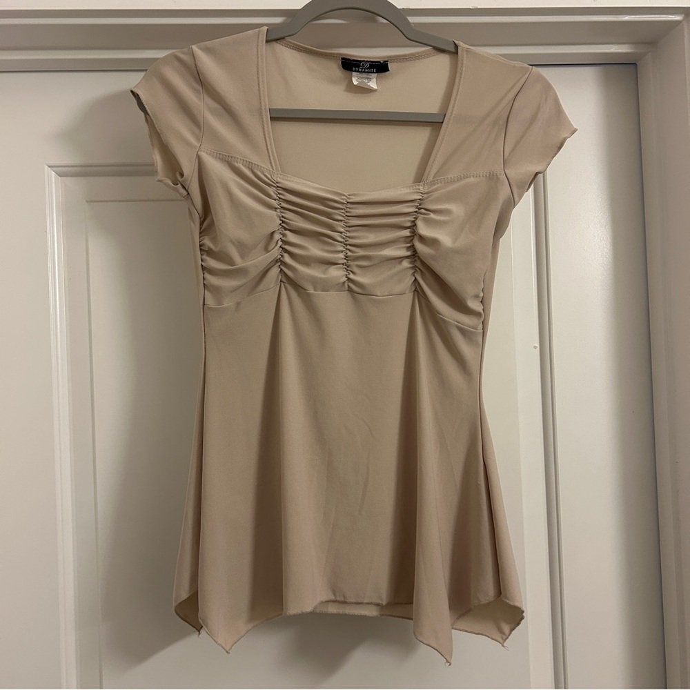 Dynamite Y2K Ruched Babydoll Top with Cap Sleeves in Neutral Tan, Size Small